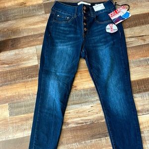 !It Women’s Jeans, Ankle Cropped - New, with tags Size 12